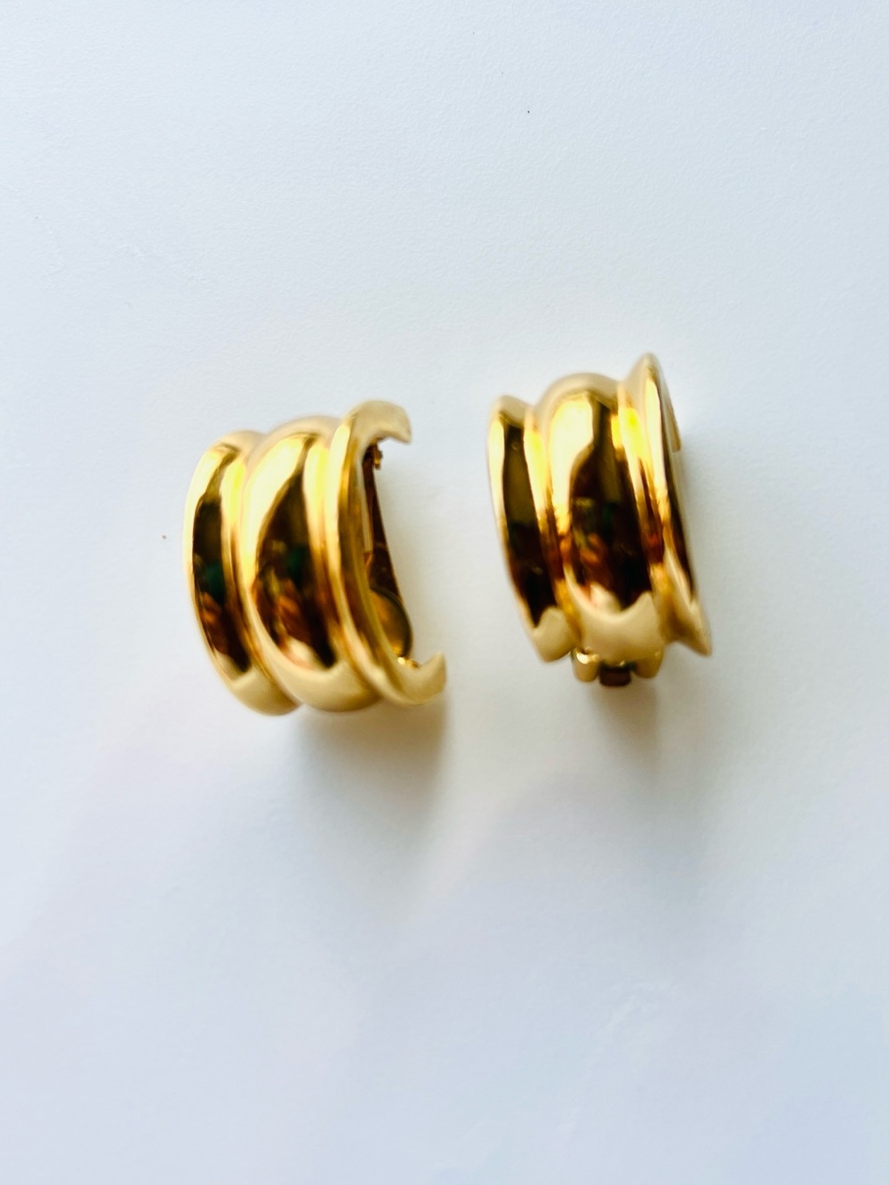 Vintage Christian Dior Gold Plated Fluted C Clip On Earrings